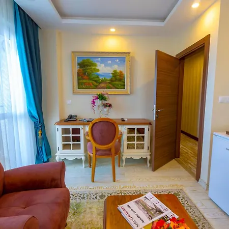 Anatolia Airport מלון 3*